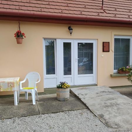 Ferienwohnung Barbara Apartmanhaz Keszthely Exterior foto