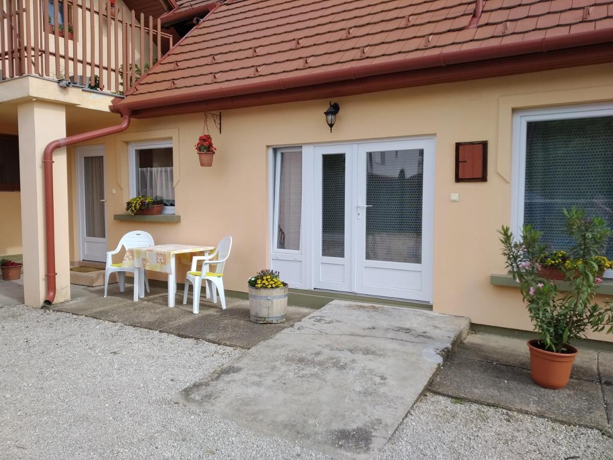 Ferienwohnung Barbara Apartmanhaz Keszthely Exterior foto